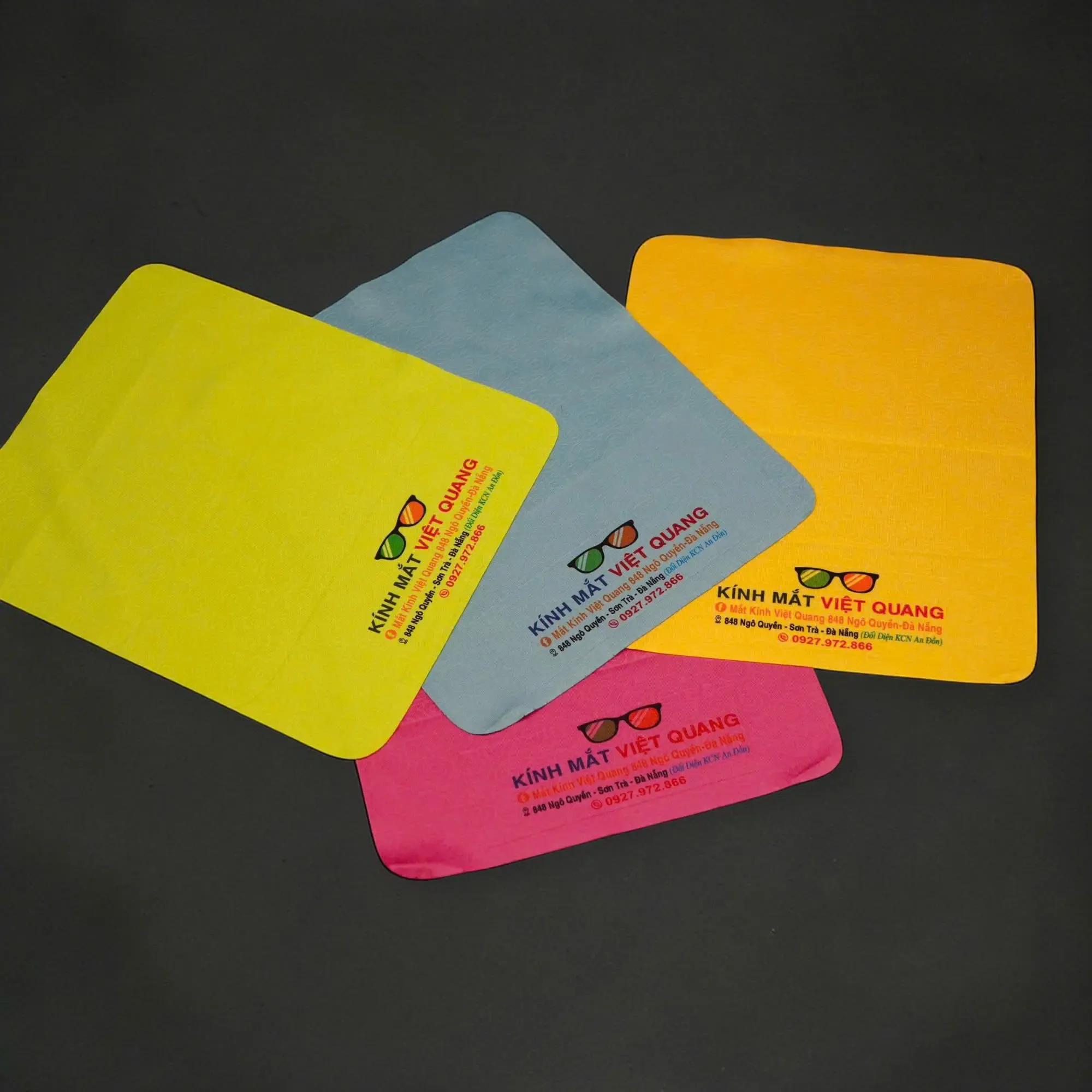 Phụ kiện kính mắt in logo cho cửa hàng kính (2)